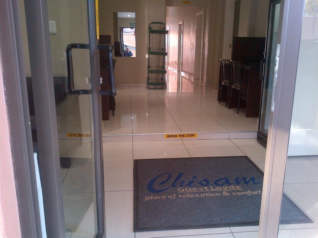 Chisam Guest Lodge Pty Ltd Йоганнесбурґ Екстер'єр фото